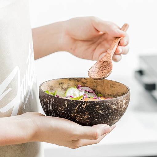 Bowl di cocco con cucchiaio